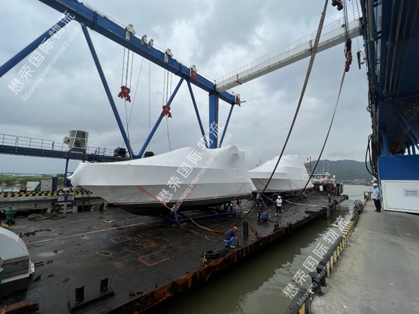 45.67 feet - Monohull yacht