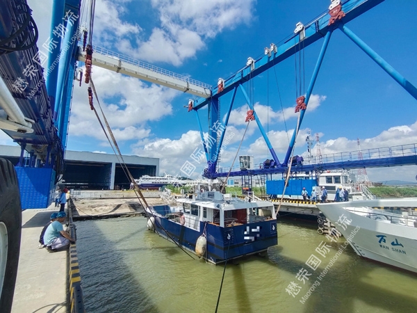 55 Feet - High-Speed boat